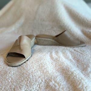 Trotters Signature Wedge Sandals, Size 9